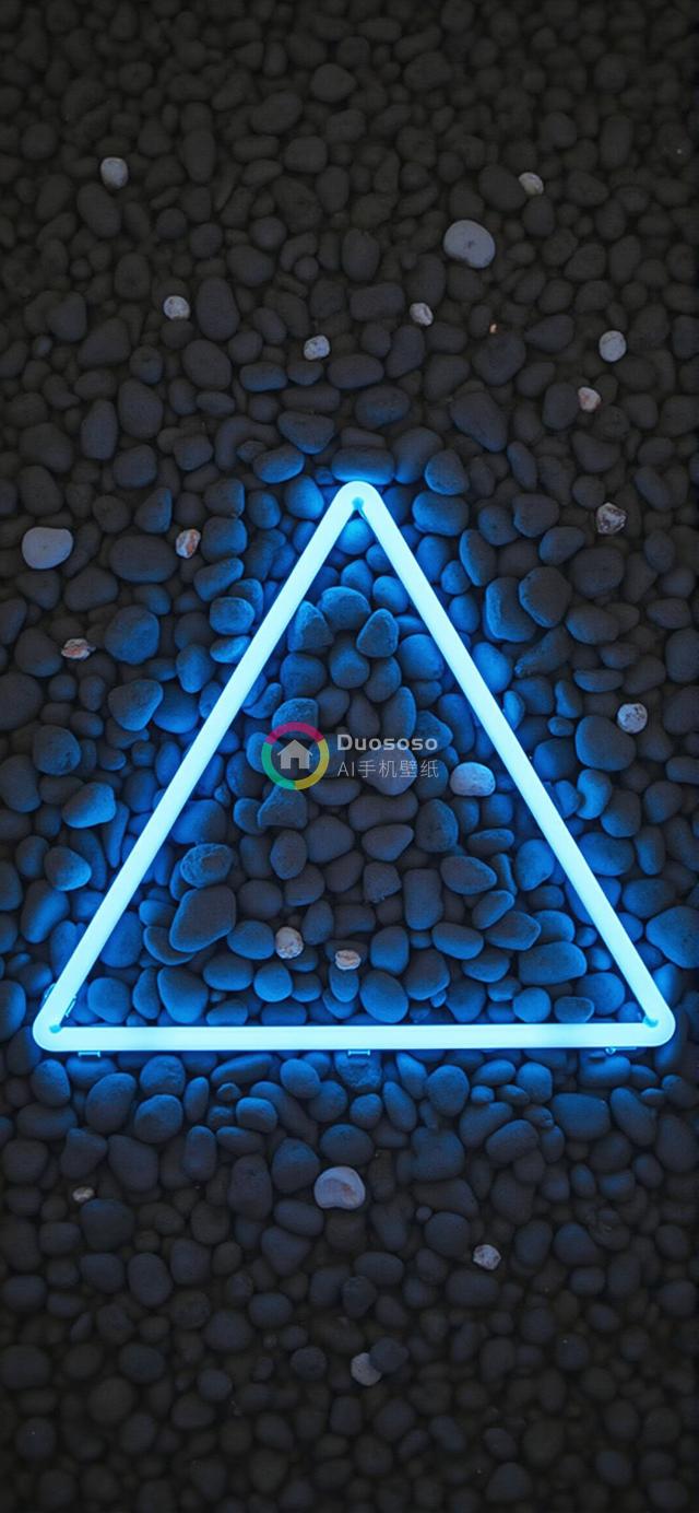 蓝色霓虹三角形标志在深灰鹅卵石墙上的几何对比摄影