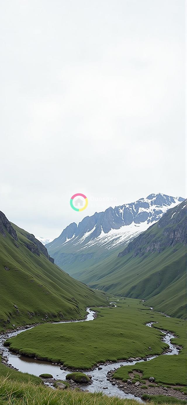 绿谷河流蜿蜒的全景：草坡接雪峰，灰岩映碧草