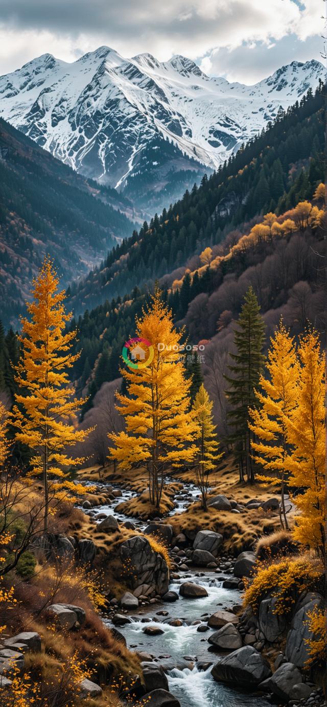 “秋季壮美山谷新页：金叶河岸树木与雪峰交相辉映”